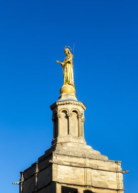 Avignon manzarası ile Gotik binanın Papalar Sarayı