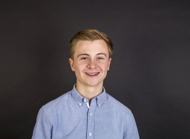 genç yakışıklı siyah izole