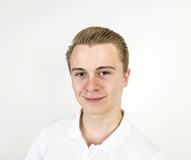 on altı yaşında yakışıklı Studio 