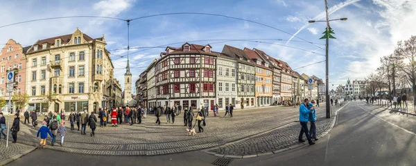 People at one of the central streets of the city of Erfurt — Stok fotoğraf