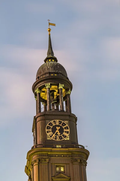 St. michaelis kirche hamburg deutschland bei nacht — Stockfoto