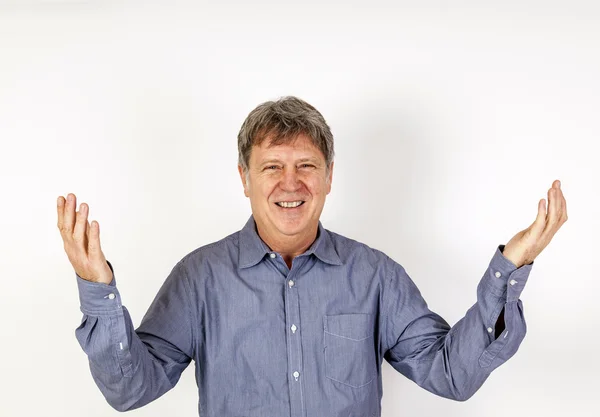 Retrato de hombre vestido casual posando en el estudio — Foto de Stock