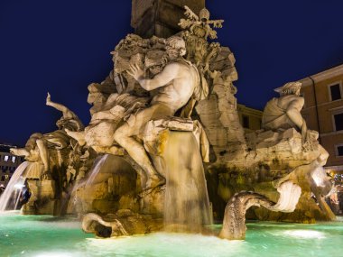 Roma - Piazza Navona ve Fontana dei Fiumi Gece Bernini