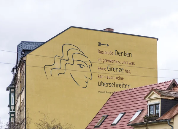 Proverbio de Friedrich Schiller en una pared de la casa en el casco antiguo de Rud —  Fotos de Stock