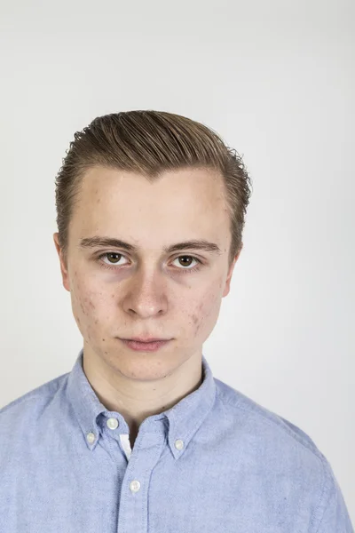 Portrait of cool looking teenage boy — Stock Photo, Image