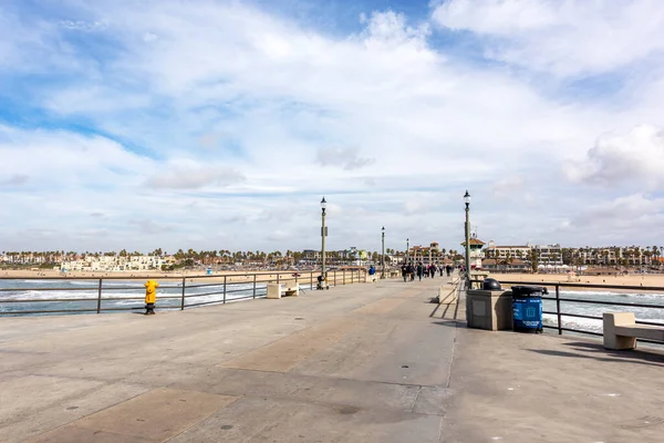 Huntington Beach Pier Platform Looking Shore Shows Beautiful Views One — Stock Photo, Image