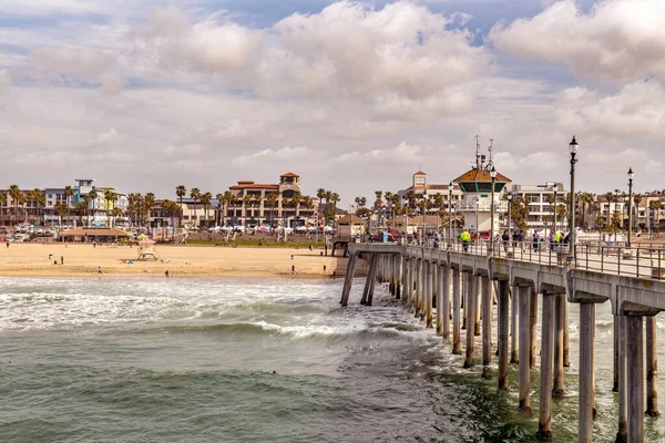 Huntington Beach Pier Shoreline Show Why Area Popular Tourist Attraction — Stock Photo, Image