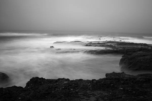 Black and white ocean scenic — Stock Photo, Image