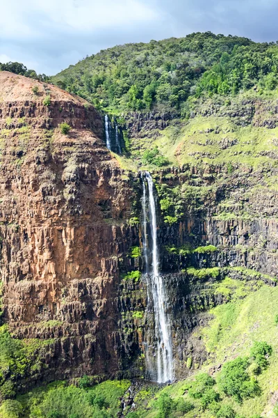 Waimea Canyon vodopád v Hawaii — Stock fotografie