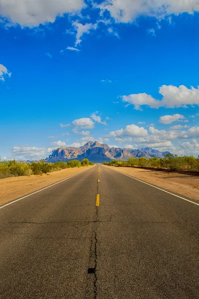 Strada verso la montagna della superstizione — Foto Stock