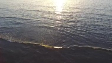 Deniz su dalgası yüzeyi