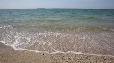 hareket süzülüyor ve akan dalgaların