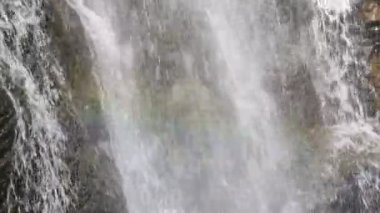 aşağı düşen Şelalesi 