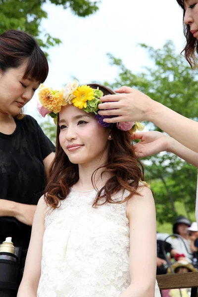 Young Japanese beautiful bride — Stock Photo, Image