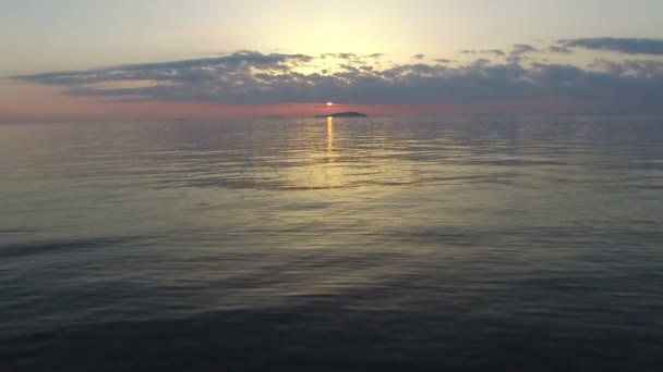 Bel tramonto sopra il mare — Video Stock