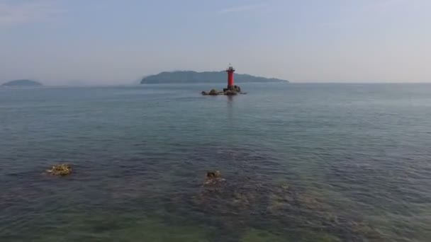 Bellissimo mare con faro — Video Stock