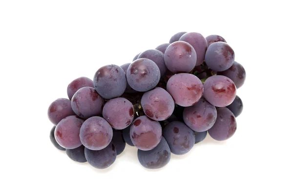 Pęczek Dojrzałych Czerwonych Winogron Odizolowanych Białym Tle — Zdjęcie stockowe