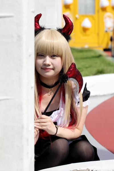 Kagawa, japan - 28 september: japansk anime karaktär cosplay pose i anime event i kagawa 2014 på September 28, 2014 reoma world park, marugame, kagawa, japan. — Stockfoto