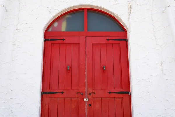 Rote Holztür — Stockfoto