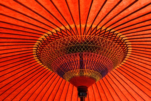 Guarda-chuva vermelho tradicional japonês — Fotografia de Stock