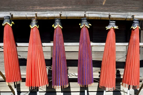 Guarda-chuva vermelho tradicional japonês — Fotografia de Stock