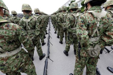 Japon ordusu geçit töreni
