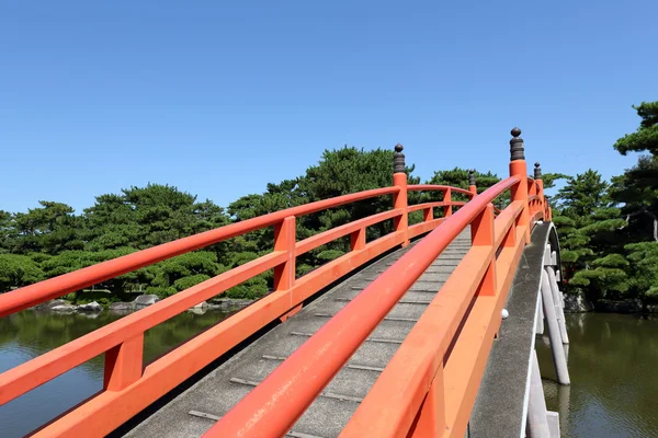 สะพานไม้สีแดง — ภาพถ่ายสต็อก