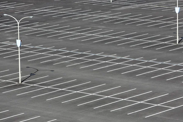 Pusty parking dla samochodów osobowych — Zdjęcie stockowe