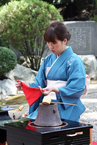 Japanse groene theeceremonie in de tuin — Stockfoto