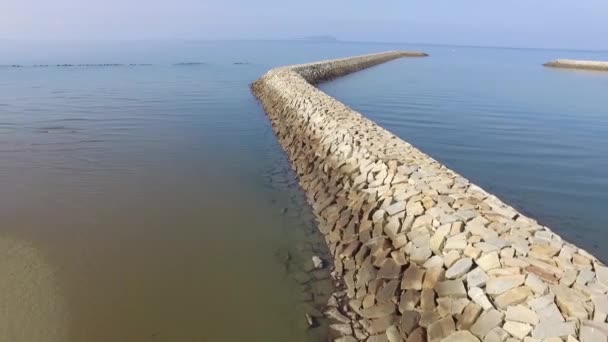 Breakwater di pietra — Video Stock