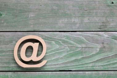 Ahşap e-posta simgesi