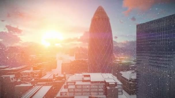 Londyn czas wygaśnięcia wschód, szwajcarski reasekuracji siedziby, The Gherkin, śnieg — Wideo stockowe