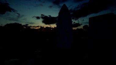 Londra timelapse gündoğumu, İsviçre Reasürans Genel Müdürlük, Kornişon