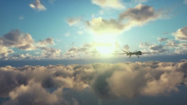 Drone militaire surveille, nuages du matin — Video