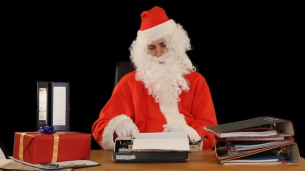 Santa Claus Své Kanceláři Píše Seznam Dobra Zla Starý Psací — Stock video