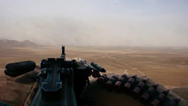 Militar Ametralladora Pesada Contra Tormenta Del Desierto Afganistan Mov — Vídeo de stock