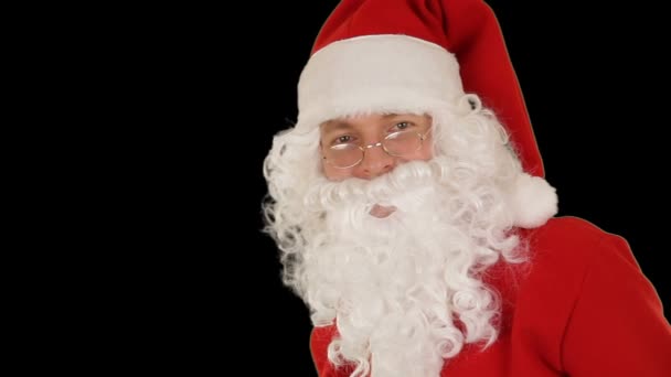 Santa Claus Presentando Una Tableta Luego Enviando Kis Diciendo Adiós — Vídeo de stock