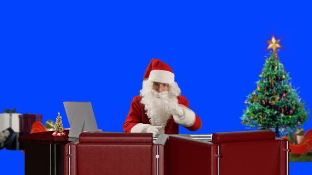 Santa Claus Hablando Pantalla Azul Chromakey — Vídeos de Stock