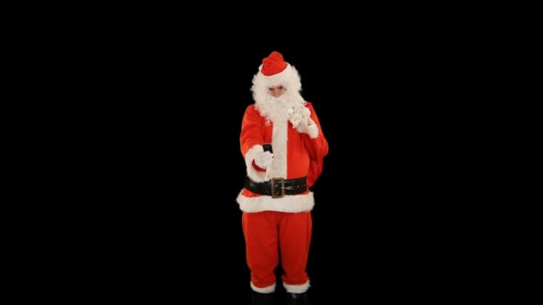 Santa Claus Con Una Bolsa Llena Regalos Tratando Conseguir Señal — Vídeo de stock