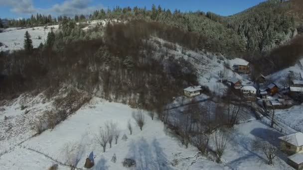 在冬天，山村里飞超过 3 — 图库视频影像