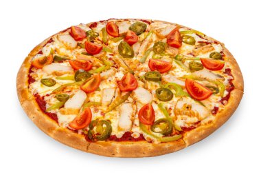 Beyaz arka planda izole edilmiş tavuk ve peynirli pizza.
