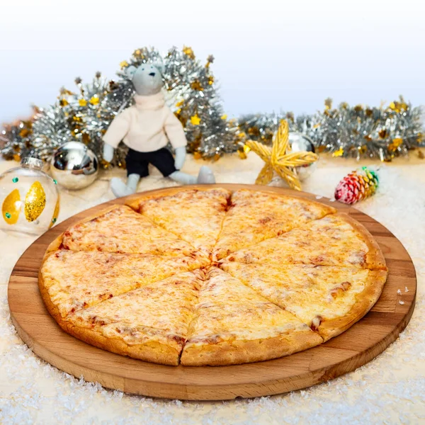 Pizza Frohes Neues Jahr Und Weihnachtsfeiern Originelle Gestaltung Des Tisches — Stockfoto