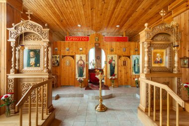 Togliatti Rusya - 11 Mayıs 2006: Sarov St. Seraphim Kilisesi ve Aziz Seraphim ikonu bir kalıntı parçasıyla