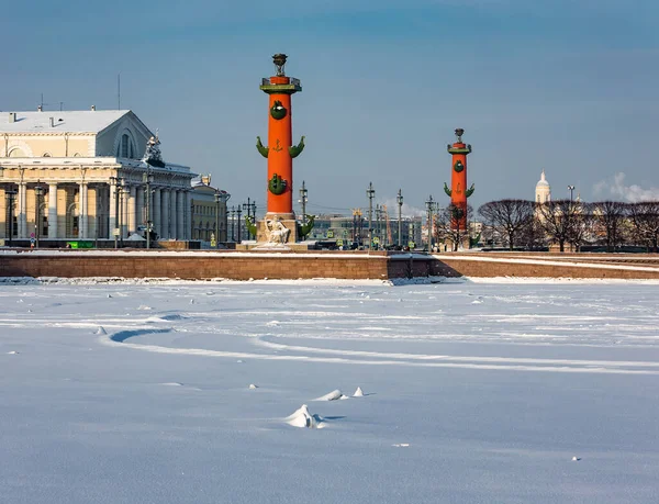 Римские Колонны Ростральная Колонна Васильевском Острове Виды Санкт Петербурга Зима — стоковое фото