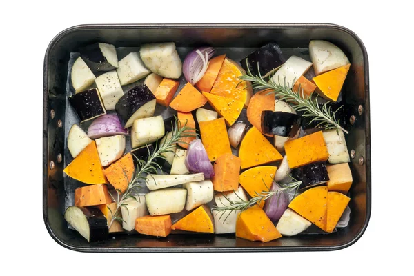 Légumes crus dans la casserole de cuisson Vue du dessus Isolé — Photo