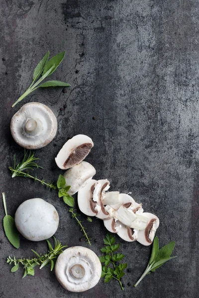 Pilze und Kräuter Lebensmittel Hintergrund — Stockfoto