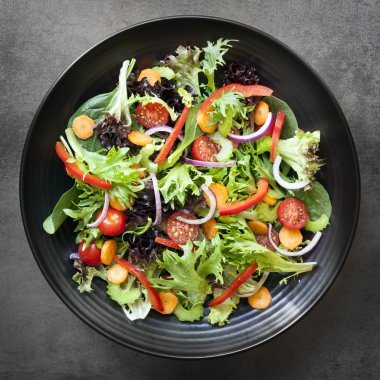 Yeşil salata havai görünümü