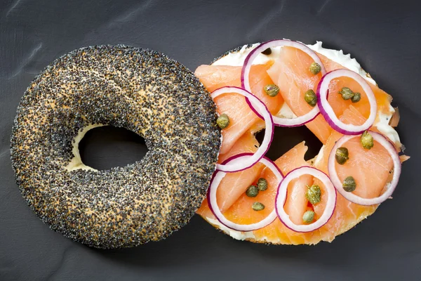 Bagel with Salmon and Cream Cheese — Stock Photo, Image