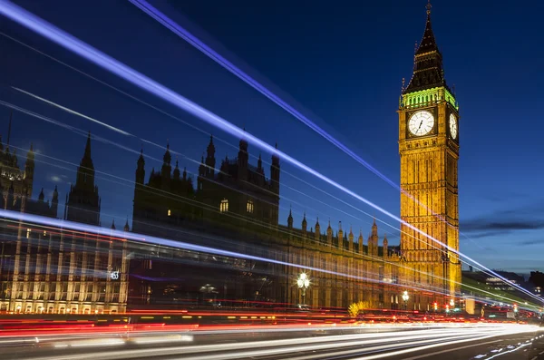 Big Ben w Londynie przez noc — Zdjęcie stockowe