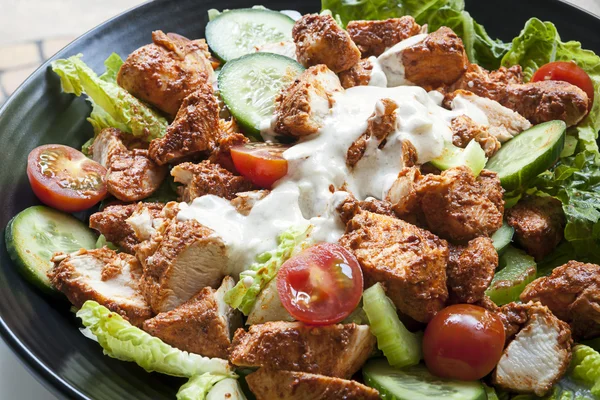 Tandoori Chicken Salad Overhead View — Stock Photo, Image